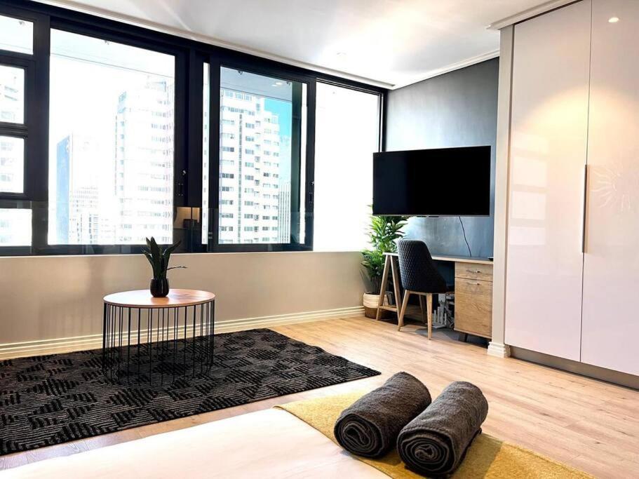 Skyline Views Stylish Studio With Pool, Parking No Load Shedding Cidade Do Cabo Exterior foto